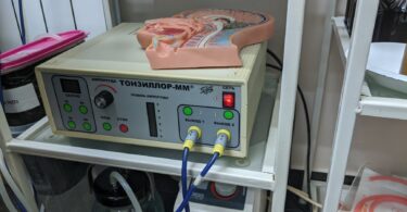 machine for throat irrigation in hospital
